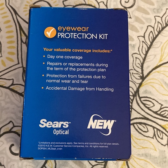 NWOT - Sears ® Optical Eyewear Protection Kit & Cleaning Cloth - Picture 3 of 6